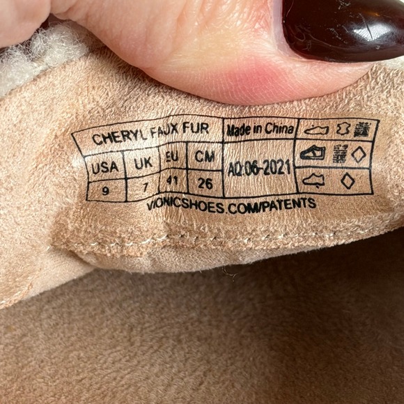 Vionic Cheryl Sherpa Lug Sole Loafers Women's 9 Taupe Suede Cream Neutral Chic - Picture 12 of 14